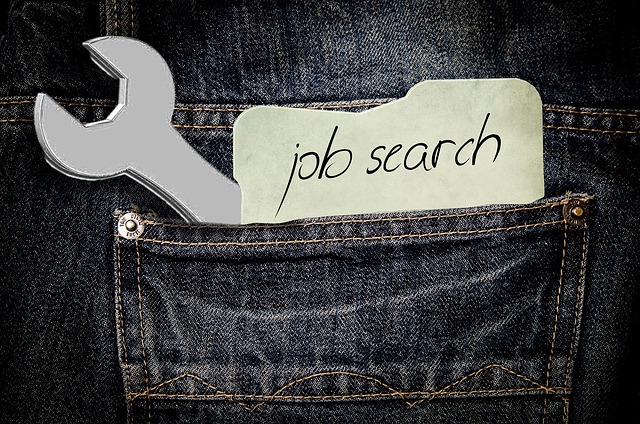 Cercare un nuovo lavoro: come fare? Che cosa controllare prima di accettare un altro impiego?