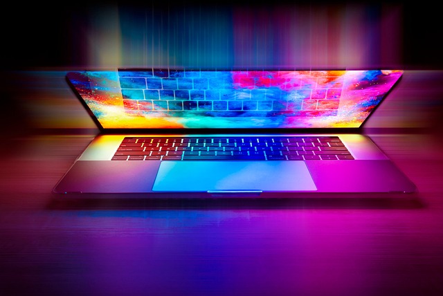 Streamer digitali: chi sono e in cosa consiste il loro lavoro